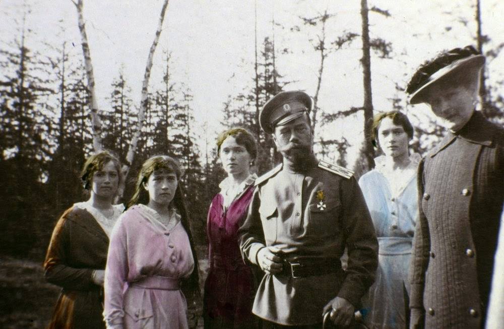 Grand Duchesses Olga, Tatiana, Maria and Anastasia with their father Tsar Nicholas II 