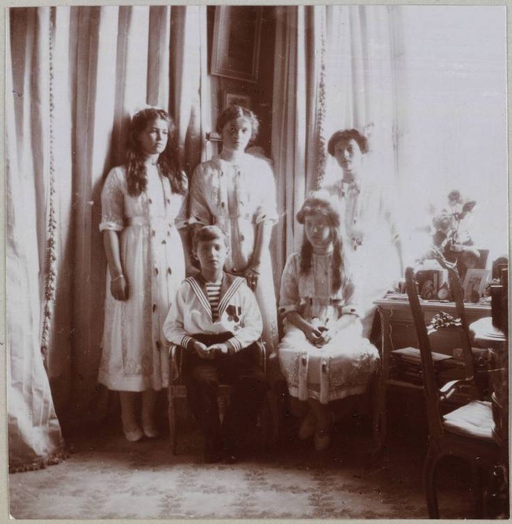 Grand Duchesses Olga, Tatiana, Maria and Anastasia and Tsesarevich Alexei Romanov 