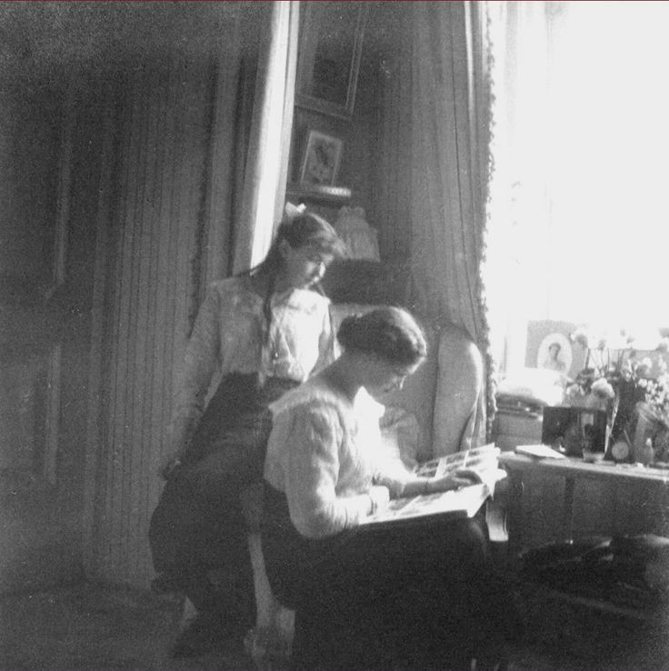 Grand Duchess Olga and Grad Duchess Anastasia Romanov
