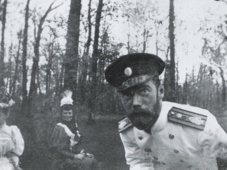Tsar Nicholas II "photo-bombing" a picture of the Dowager Empress. 