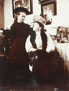 Another photo of Grand Duchess Olga and her beloved "Mama" 