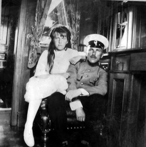 Grand Duchess Anastasia Romanov Romanov with Viktor Zborovsky, her favorite officer. 