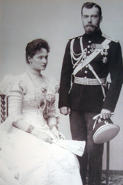 Tsar Nicholas and Tsarina Alexandra in 1898