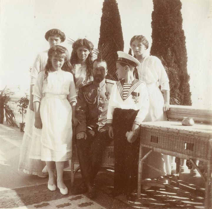 Romanov family on 21 October, 1913: Grand Duchess Anastasia, Grand Duchess Tatiana, Grand Duchess Maria, Tsar Nicholas II, Tsarevich Alexei and Grand Duchess Olga. 