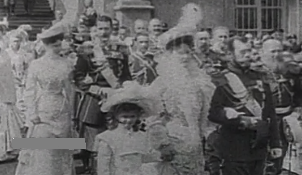 Empress Alexandra Feodorovna and Grand Duchess Olga Nikolaevna in the 1900 Easter procession of the Romanov family in Moscow. 