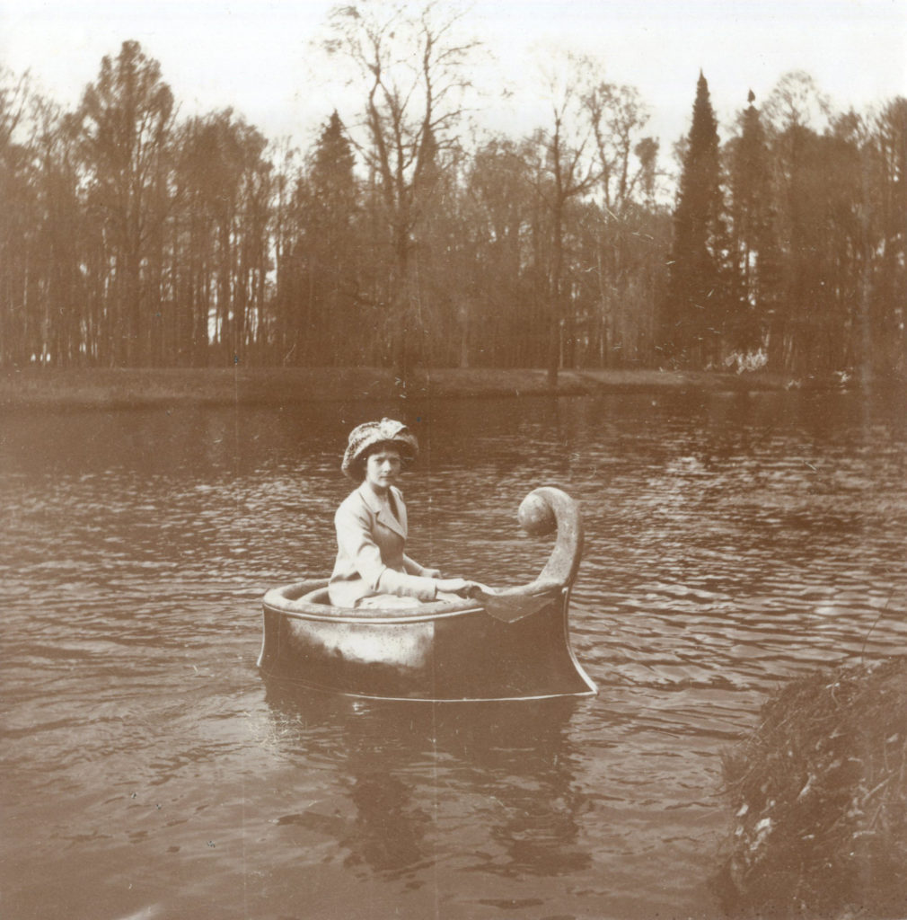 Grand Duchess Tatiana in a kayak in Tsarskoe Selo in 1913. Photo credit: ГА РФ, ф. 651 оп. 1 д. 261 л. 25 фото 362