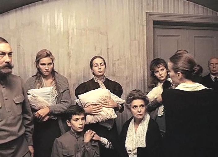 The Romanov family in the Russian film "The Regicide" 