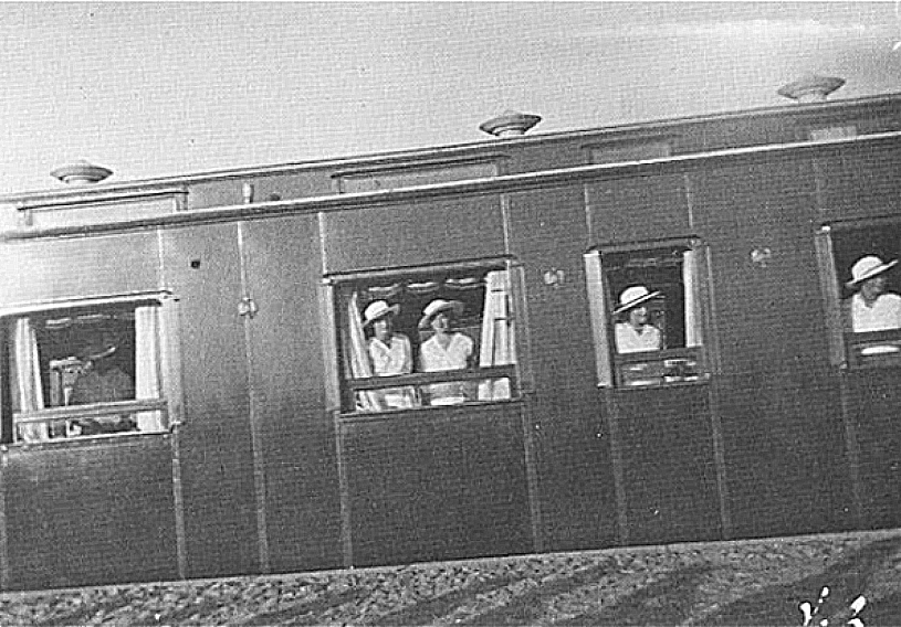 Grand duchesses inside the Romanov family train