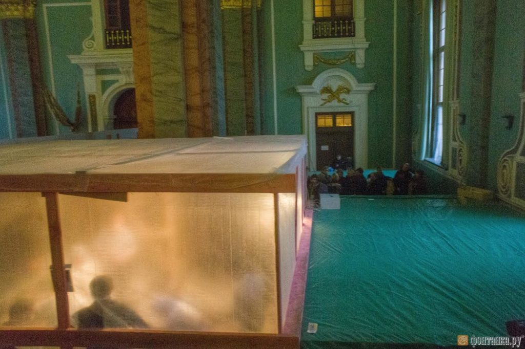 Very unique photograph of the exhumation process of the tomb of Alexander III, which occurred in November 2015. 