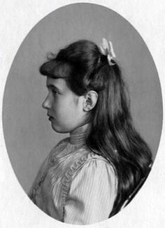 Anastasia Romanov circa 1914.